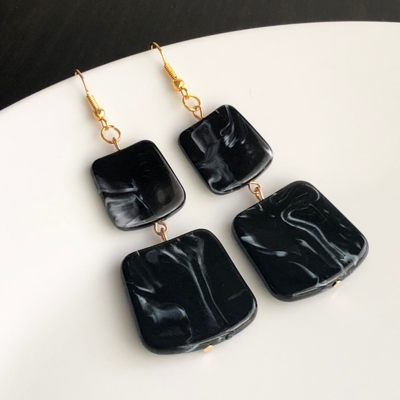 NEW "Temple" Acrylic Square Earrings (black) - Picture 2 of 8